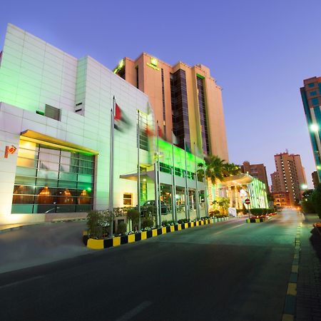 Holiday Inn - Suites Kuwait Salmiya By Ihg Kuwait City Exterior photo