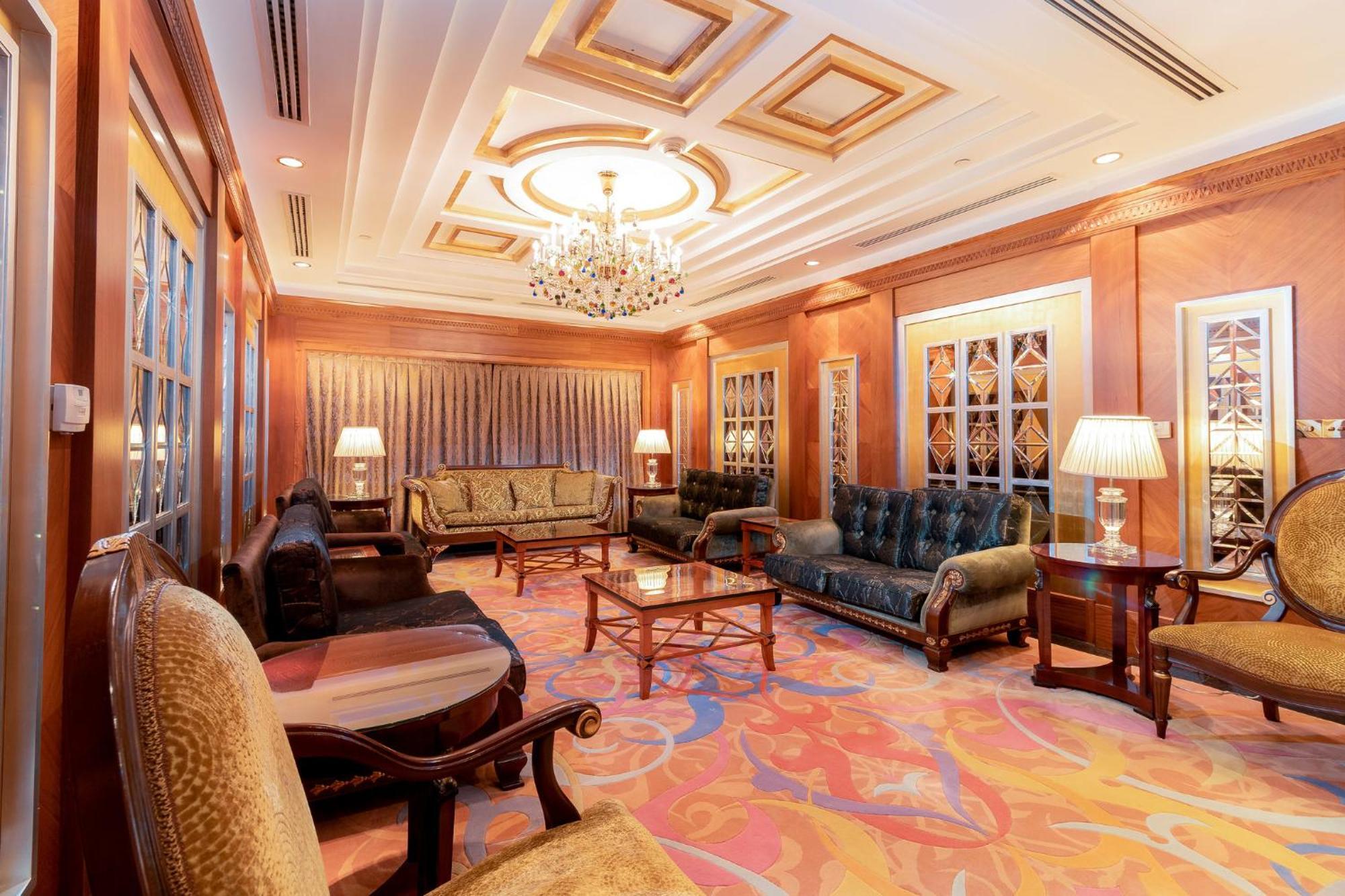 Holiday Inn - Suites Kuwait Salmiya By Ihg Kuwait City Exterior photo